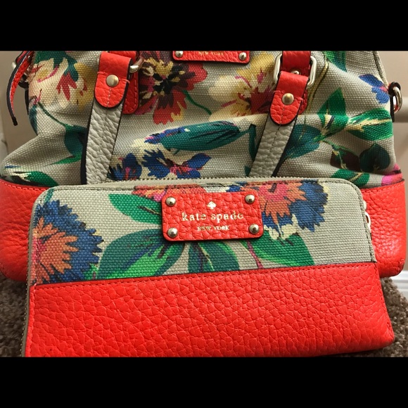 kate spade Handbags - Kate Spade Hand Bag